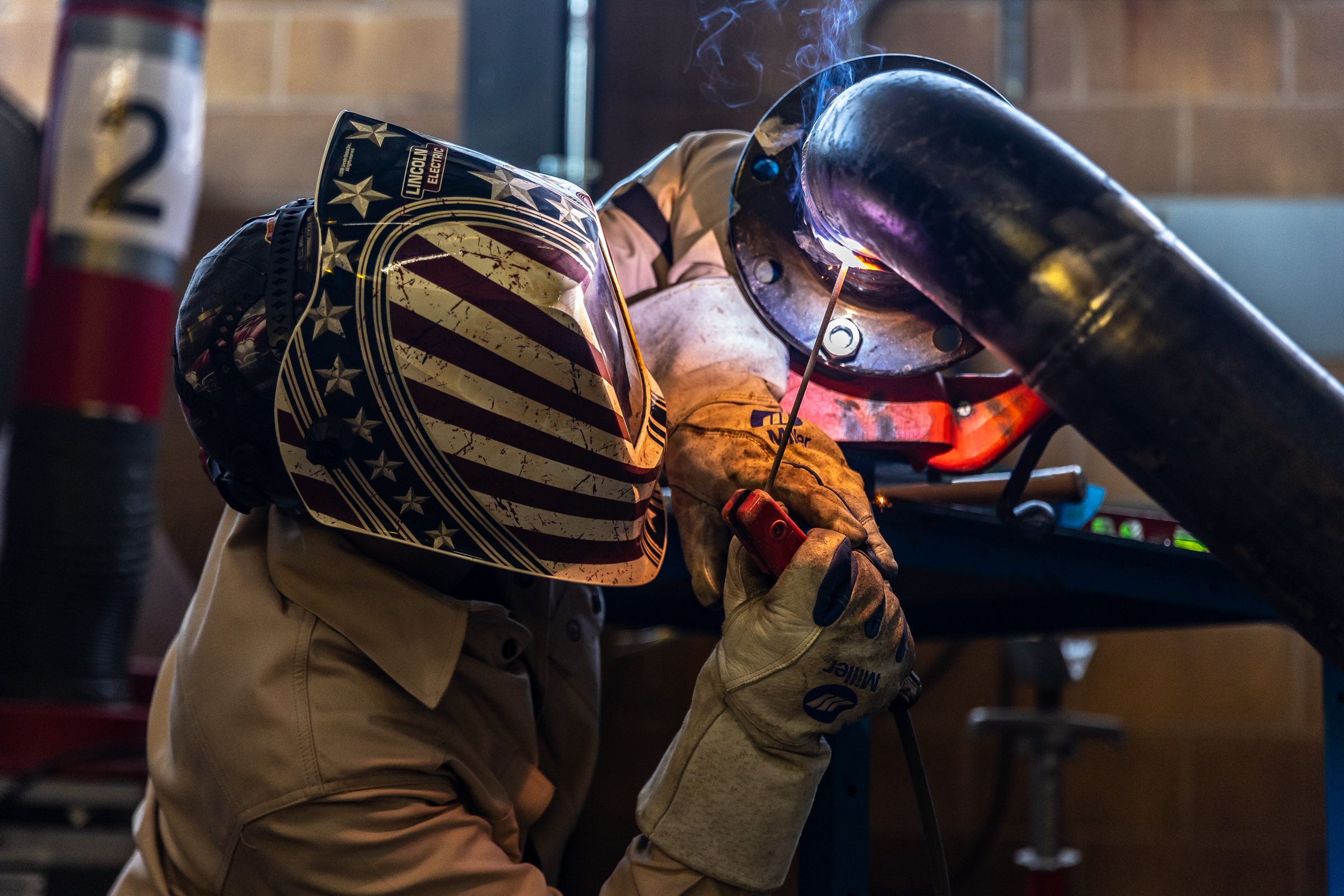 UA member welding pipeline